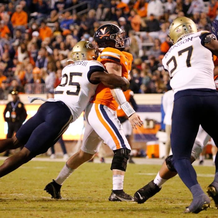 Georgia Tech Linebacker Charlie Thomas sacks Virginia Quarterback Brennan Armstrong
